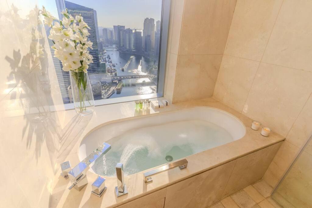 Apartment Magnificent Studio, Emaar Residences Marina Dubai