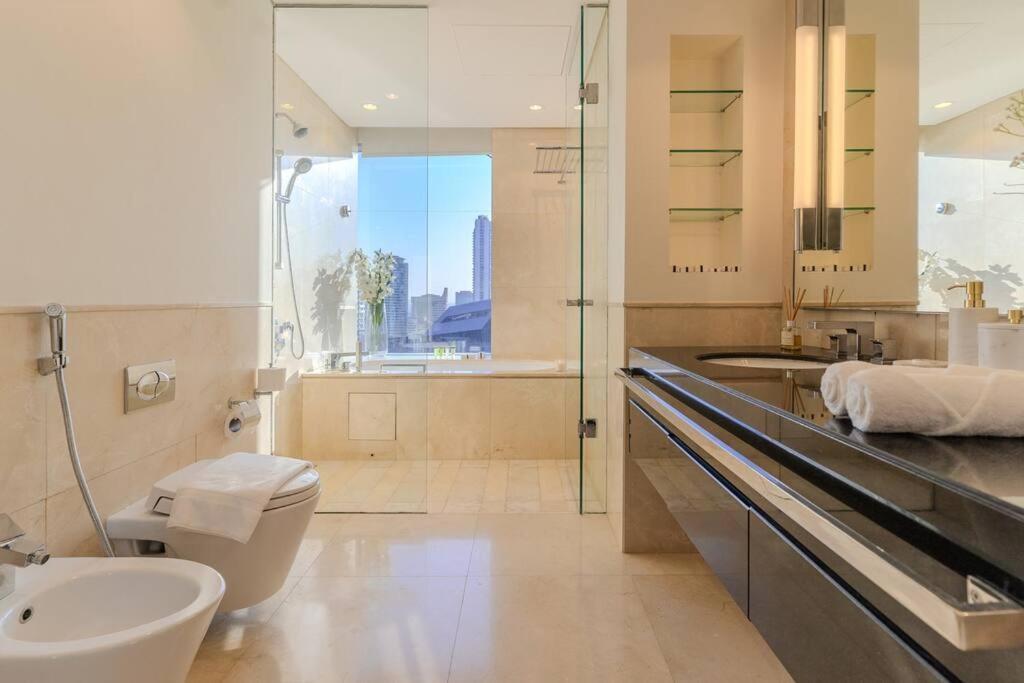 Magnificent Studio, Emaar Residences Marina * Dubai