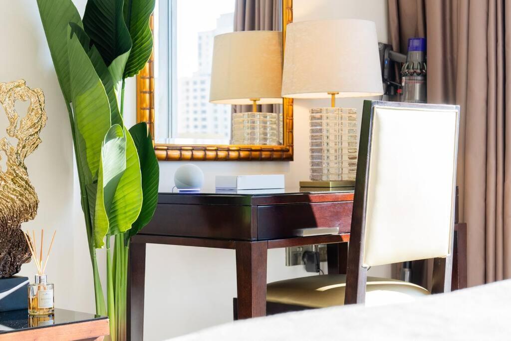 Apartment Magnificent Studio, Emaar Residences Marina Dubai