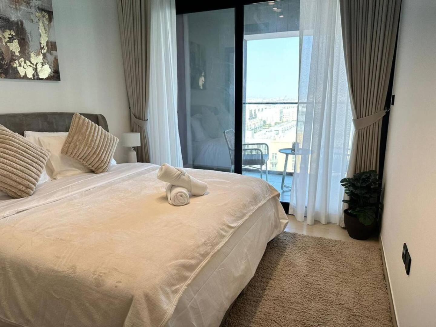 Brand New Fully Furnished 1bedroom Injvc