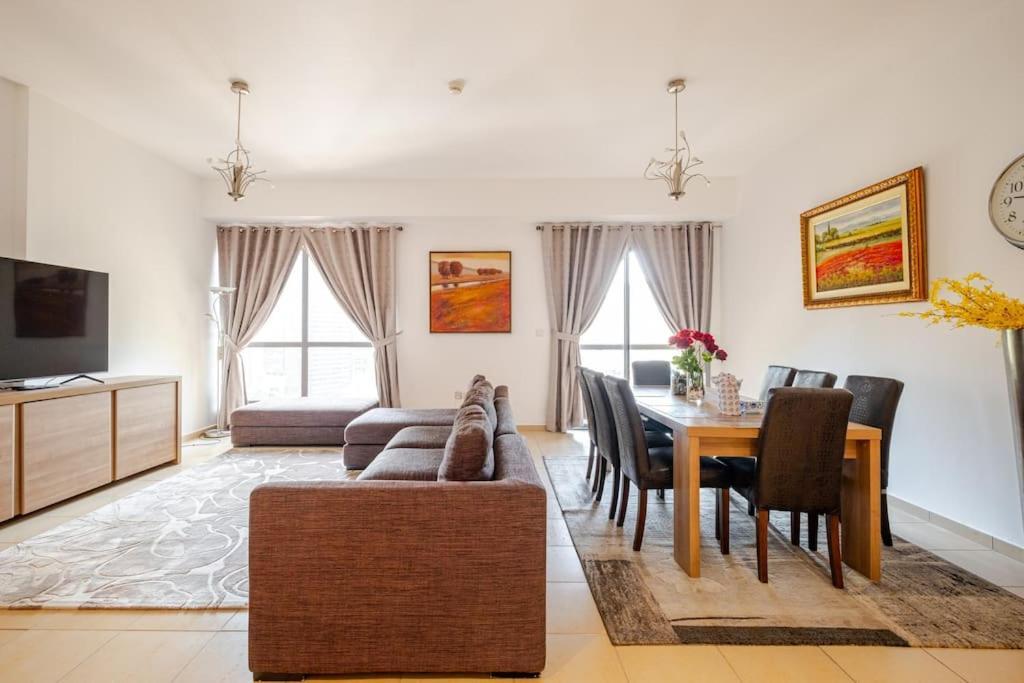 Waterfront Wonderland Apartment *