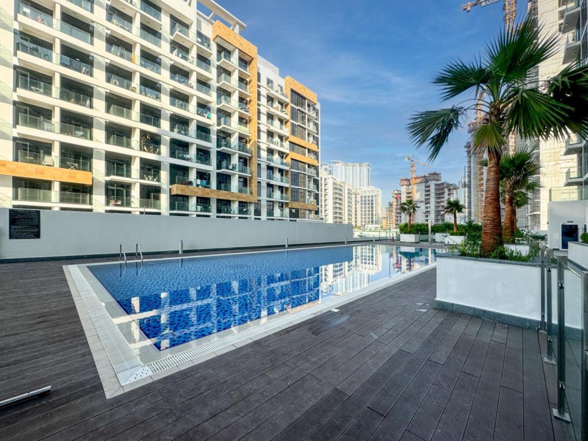 Cosy Azizi Riviera Retreat With Views * Dubai