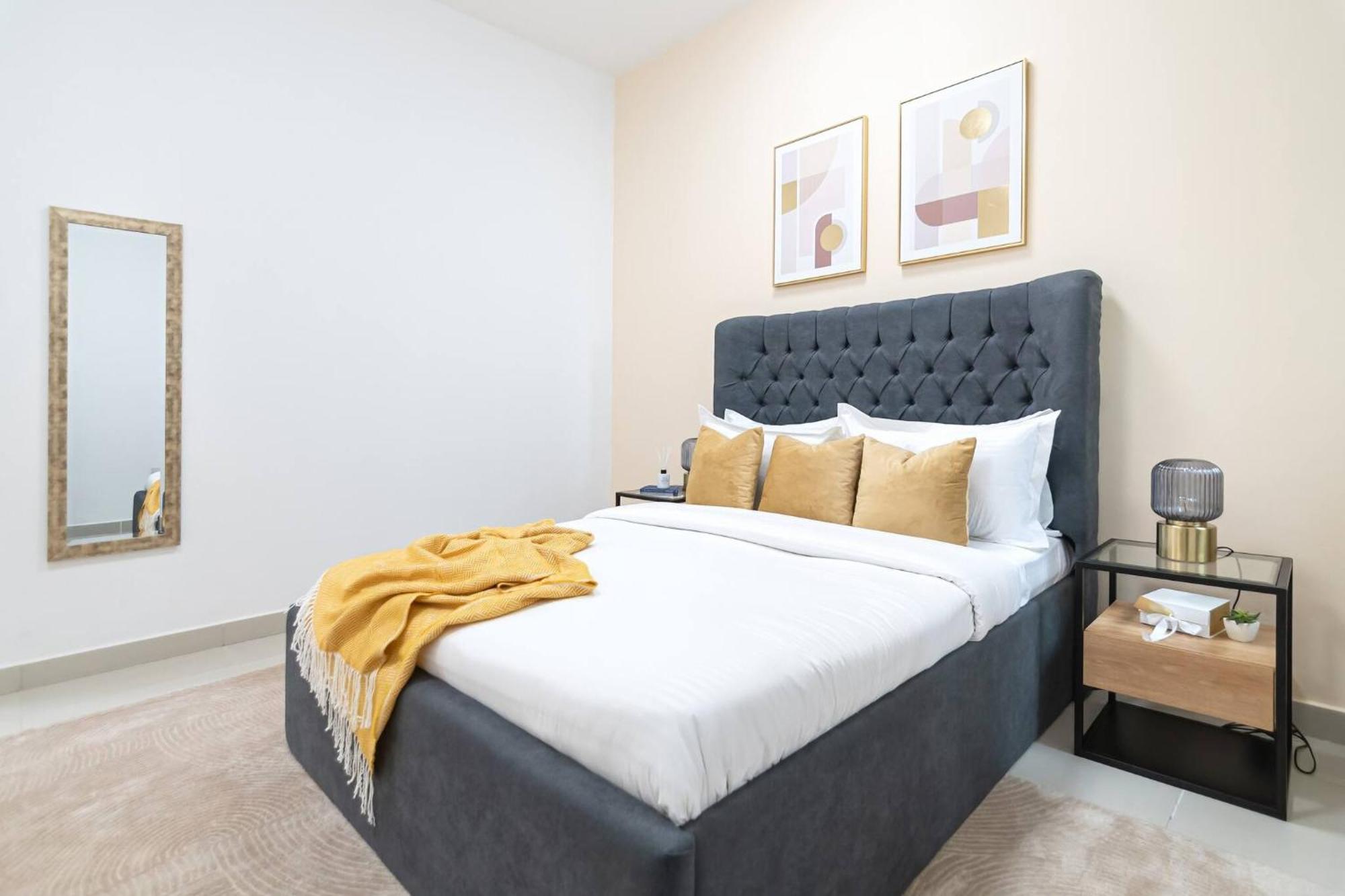 Spacious & Cosy 1br In Marina