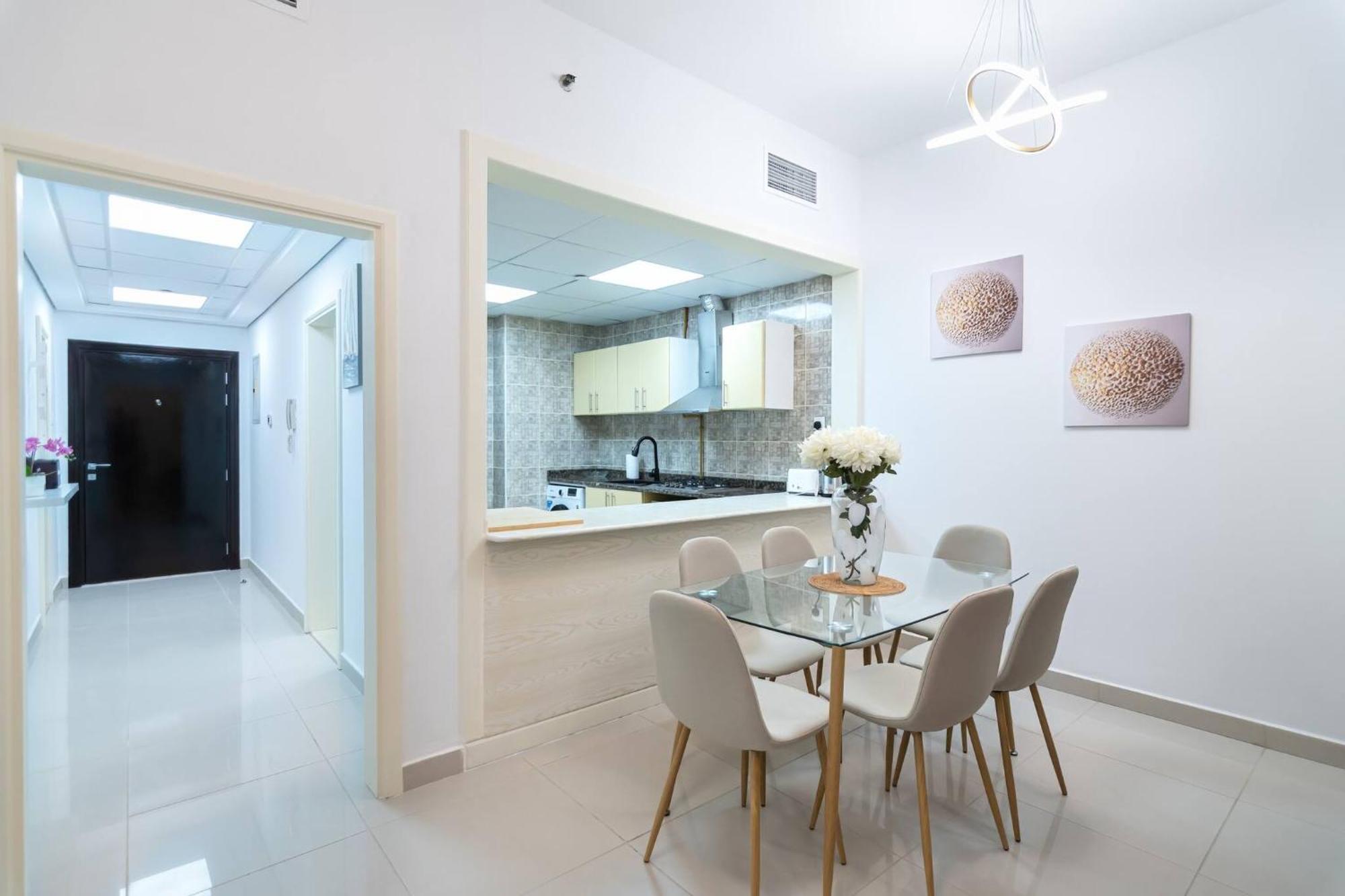 Spacious & Cosy 1br In Marina * Dubai