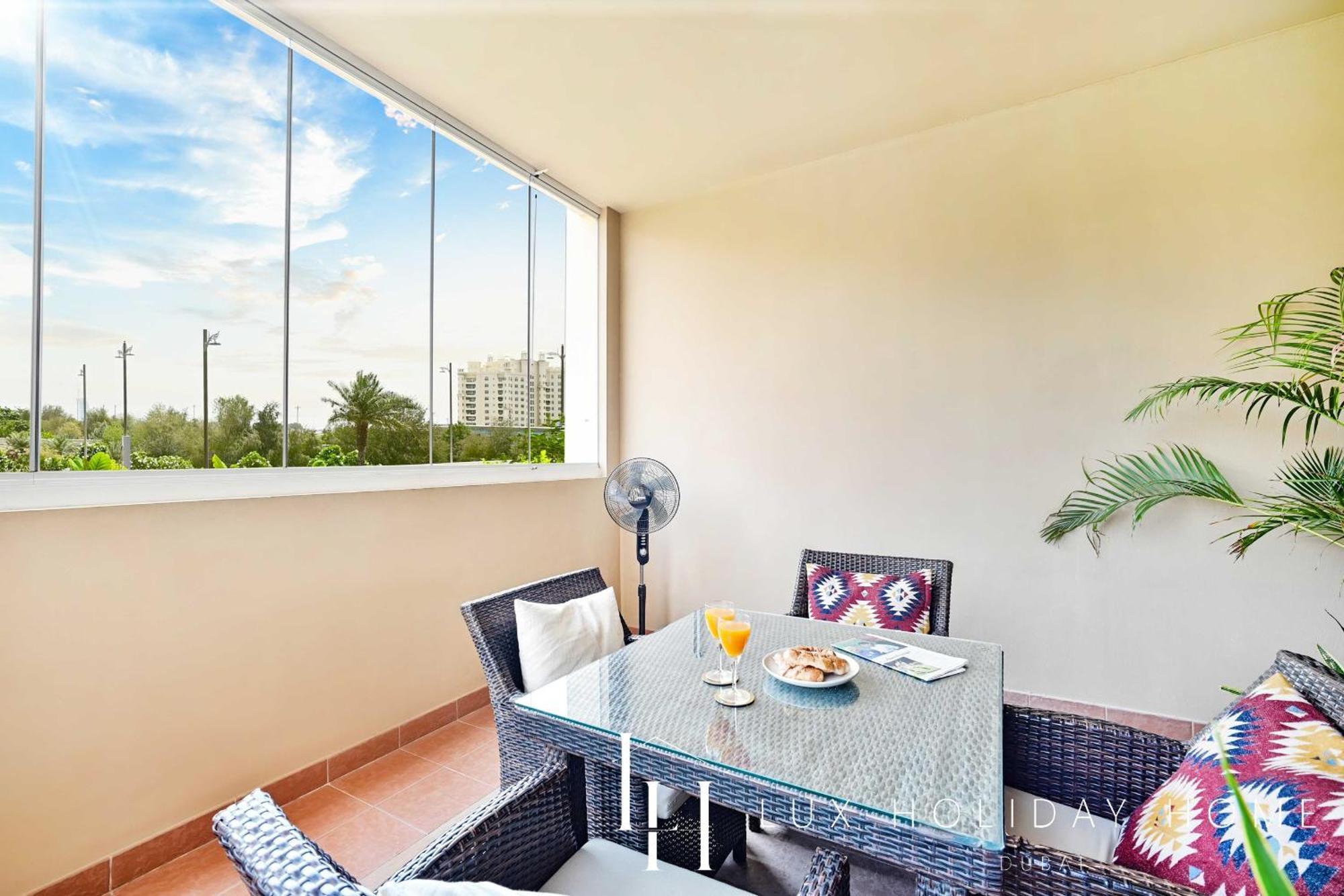 Lux The Elegant Fairmont Palm Apartment *