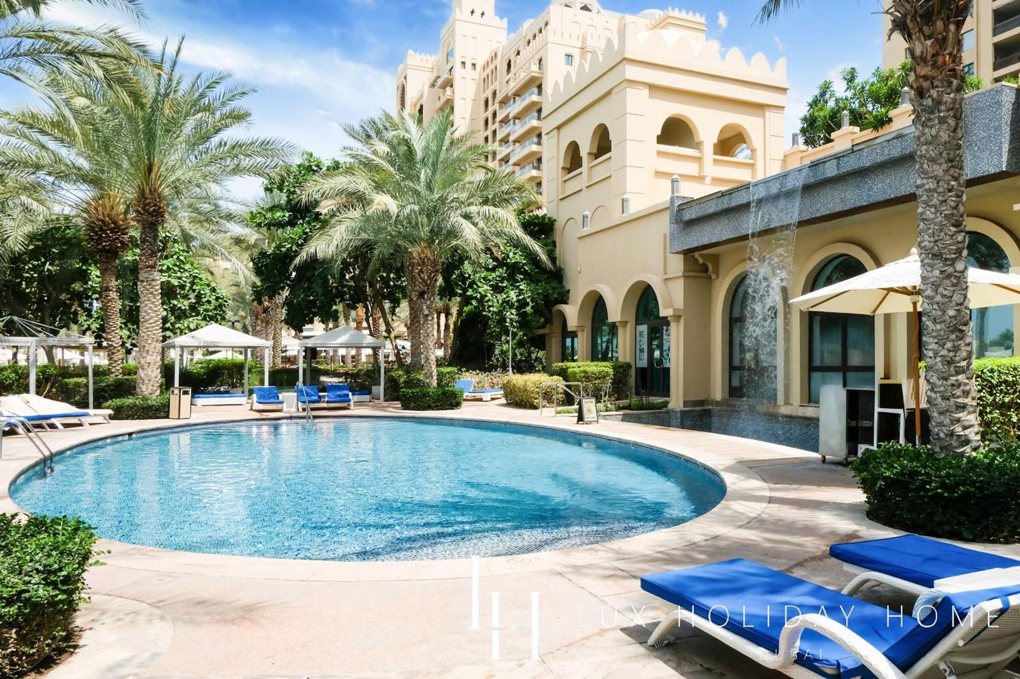 Lux The Elegant Fairmont Palm *