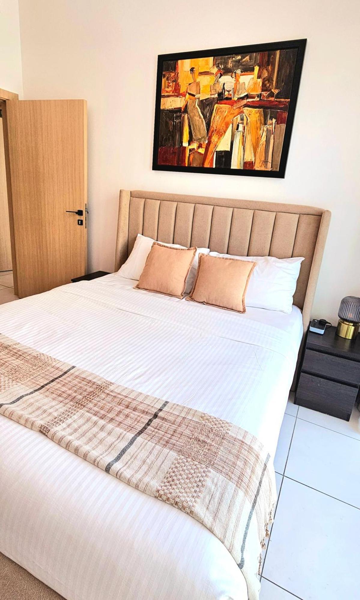 Exquisite Marina View 2 Bedrooms Near Metro And Marina Mall *