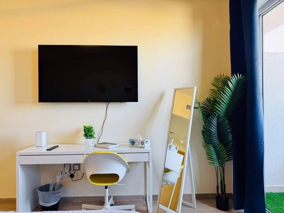 Cozy In Azizi Aura - Apartment