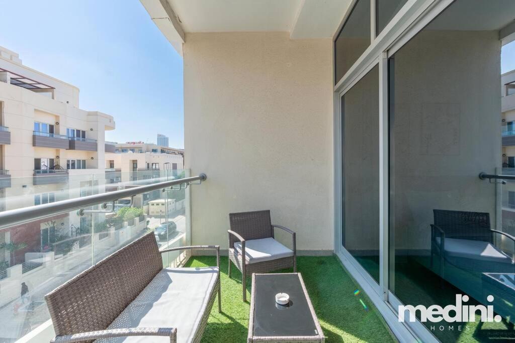 Apartment Large In Jvc -