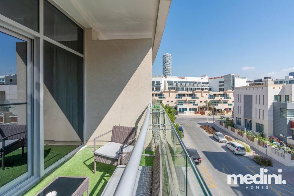 Large In Jvc - Apartment