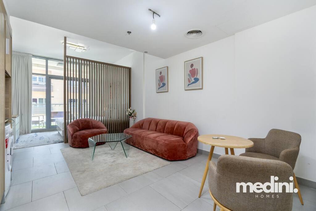 Apartment Large In Jvc -