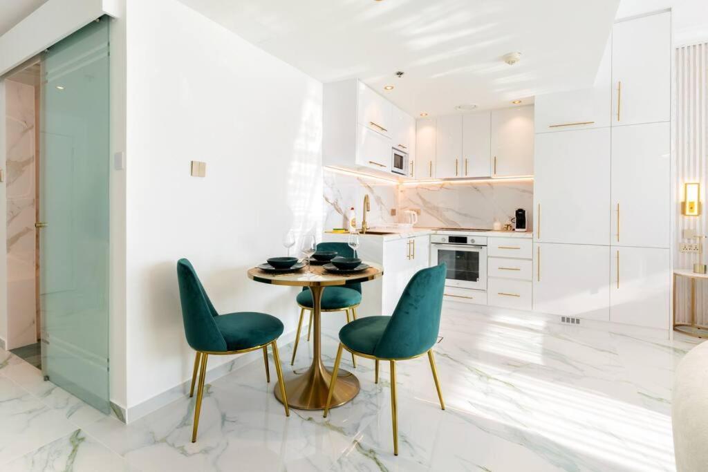Lux X 22 Apartment Dubai