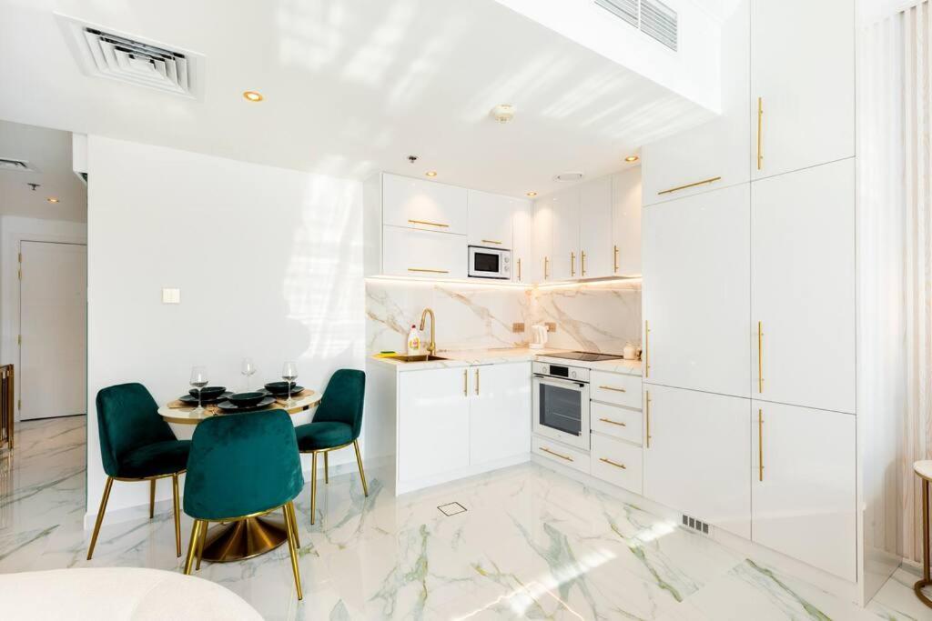Apartment Lux X 22 Dubai