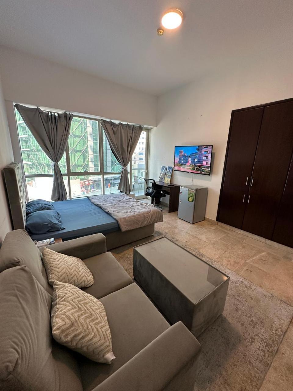 Homestay Marina Comfort With Bath Inside *