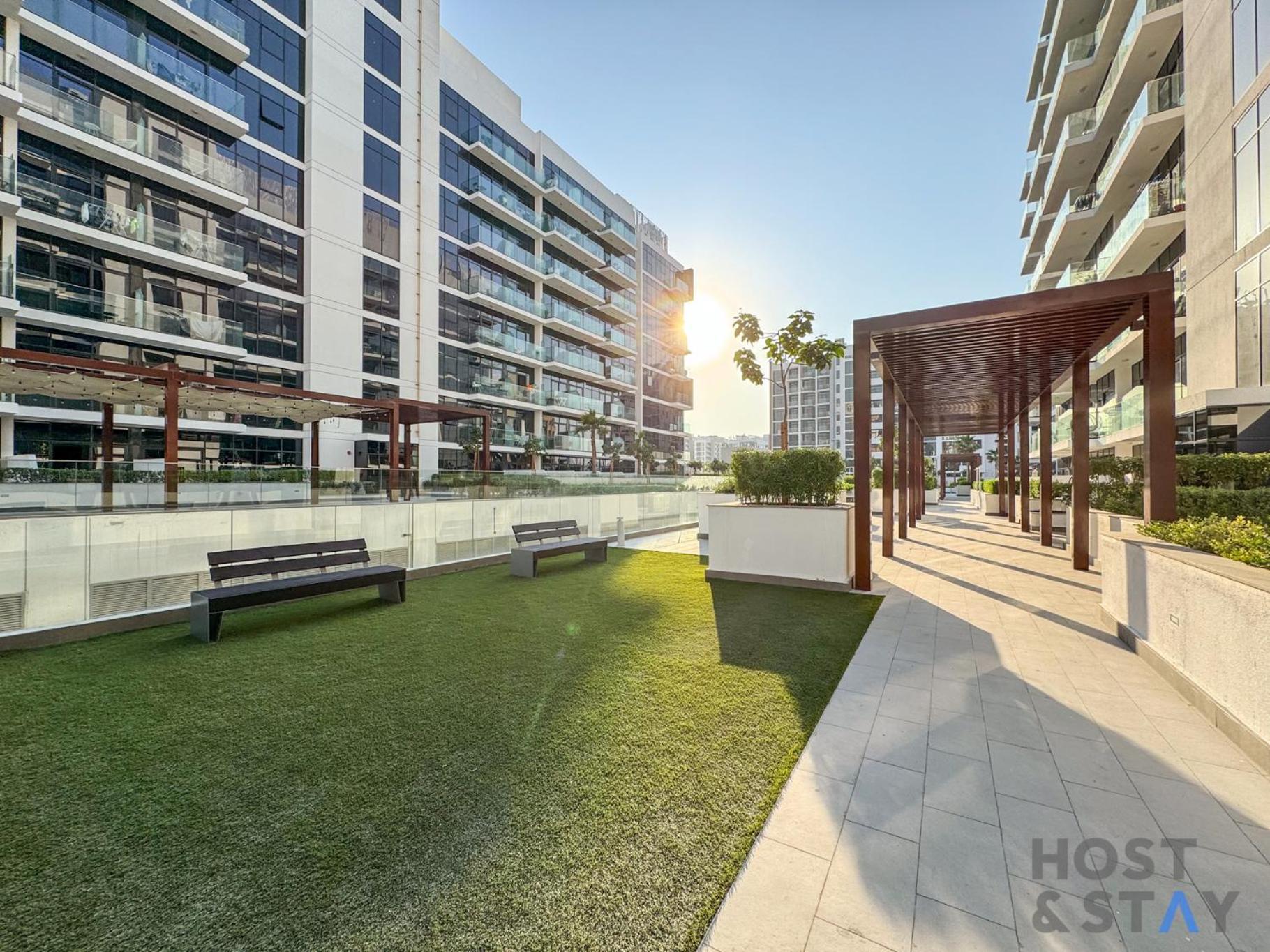 Bright 2br At Azizi Riviera, Mbr * Dubai