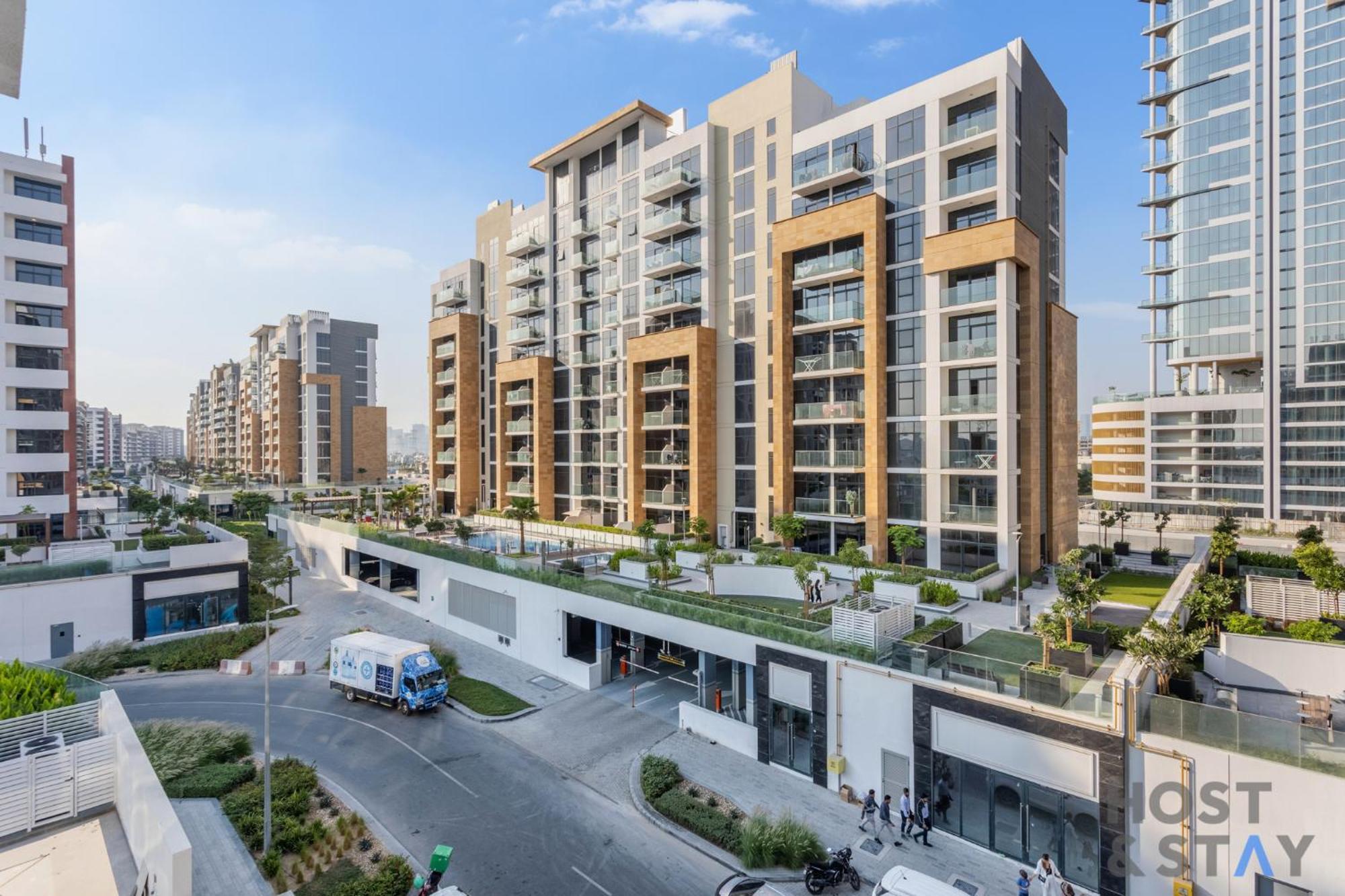 Bright 2br At Azizi Riviera, Mbr
