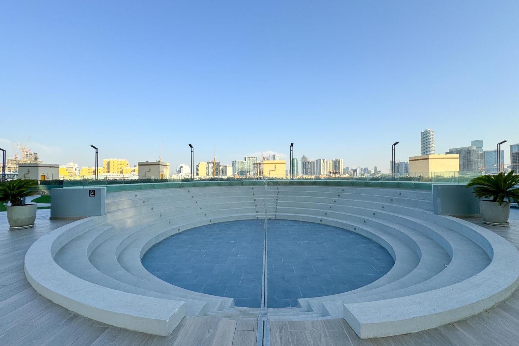 Bright And Stylish In Jvc With Skyline View Apartment *