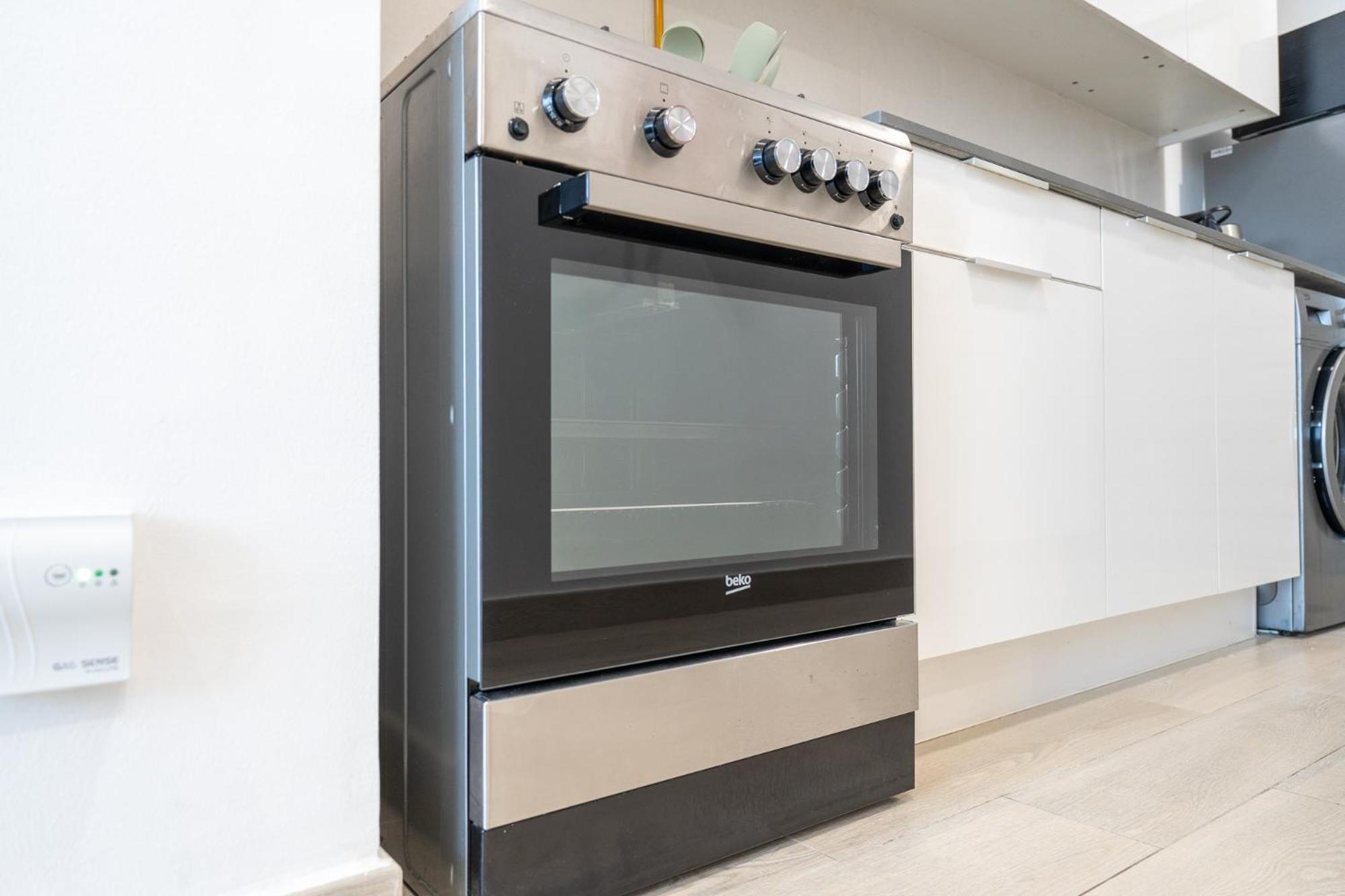 Bright And Stylish In Jvc With Skyline View * Dubai