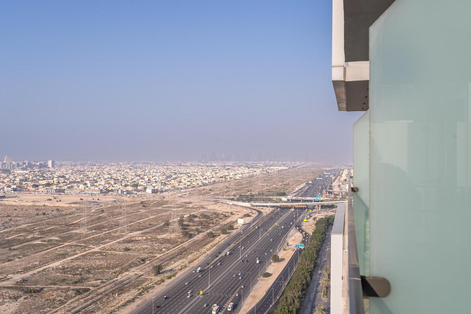 Bright And Stylish In Jvc With Skyline View Apartment *