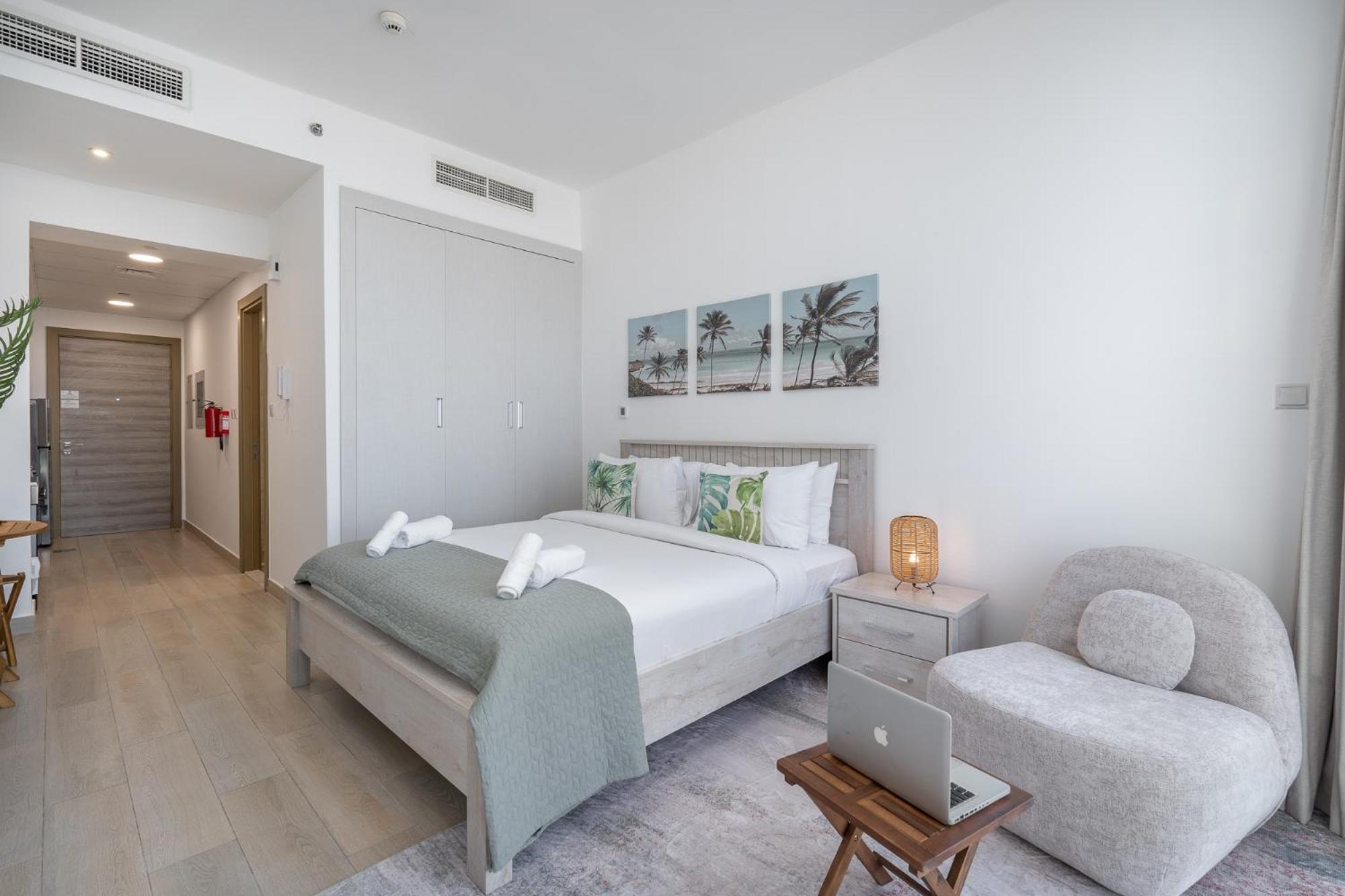 Apartment Bright And Stylish In Jvc With Skyline View Dubai