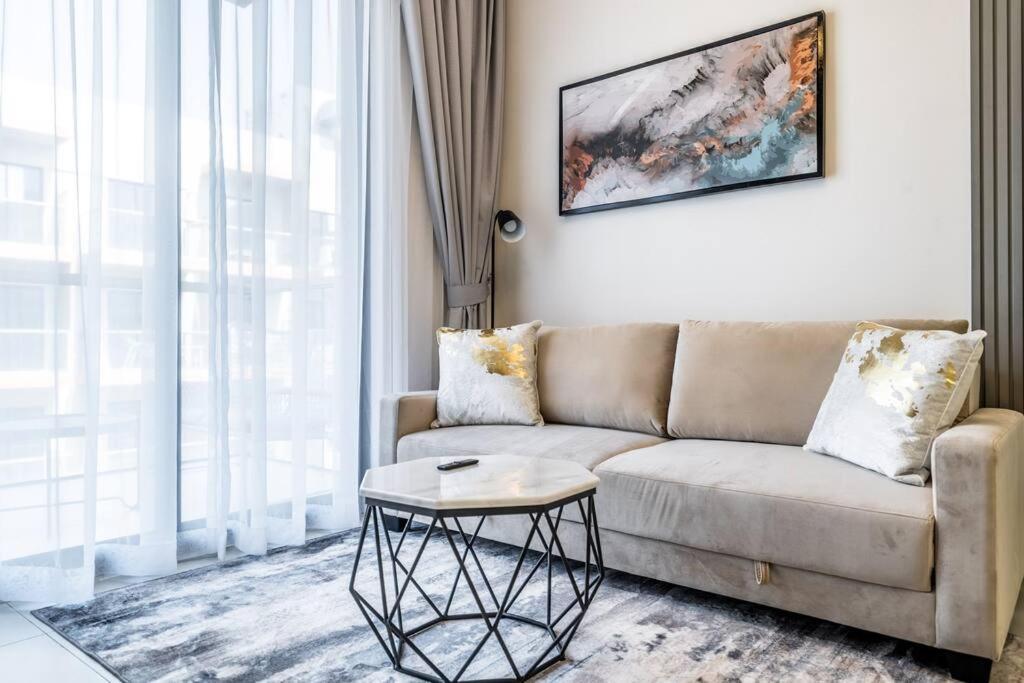 Dazzling 1br-binghatti Rose-jvc
