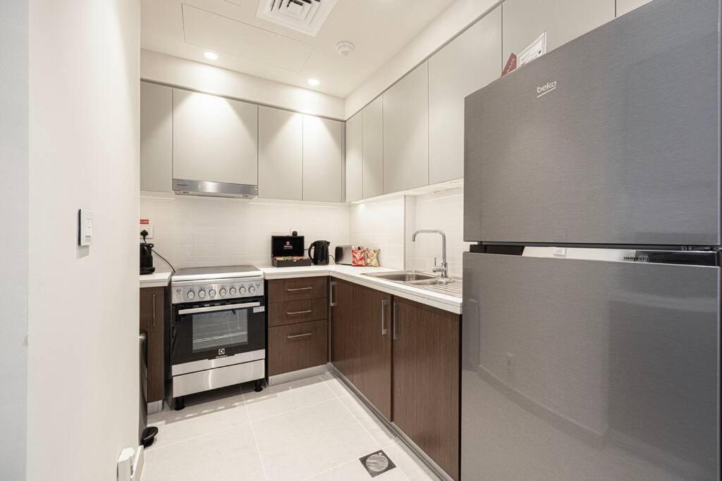 2bed-400m From Burj Khalifa- Heart Of Apartment Dubai
