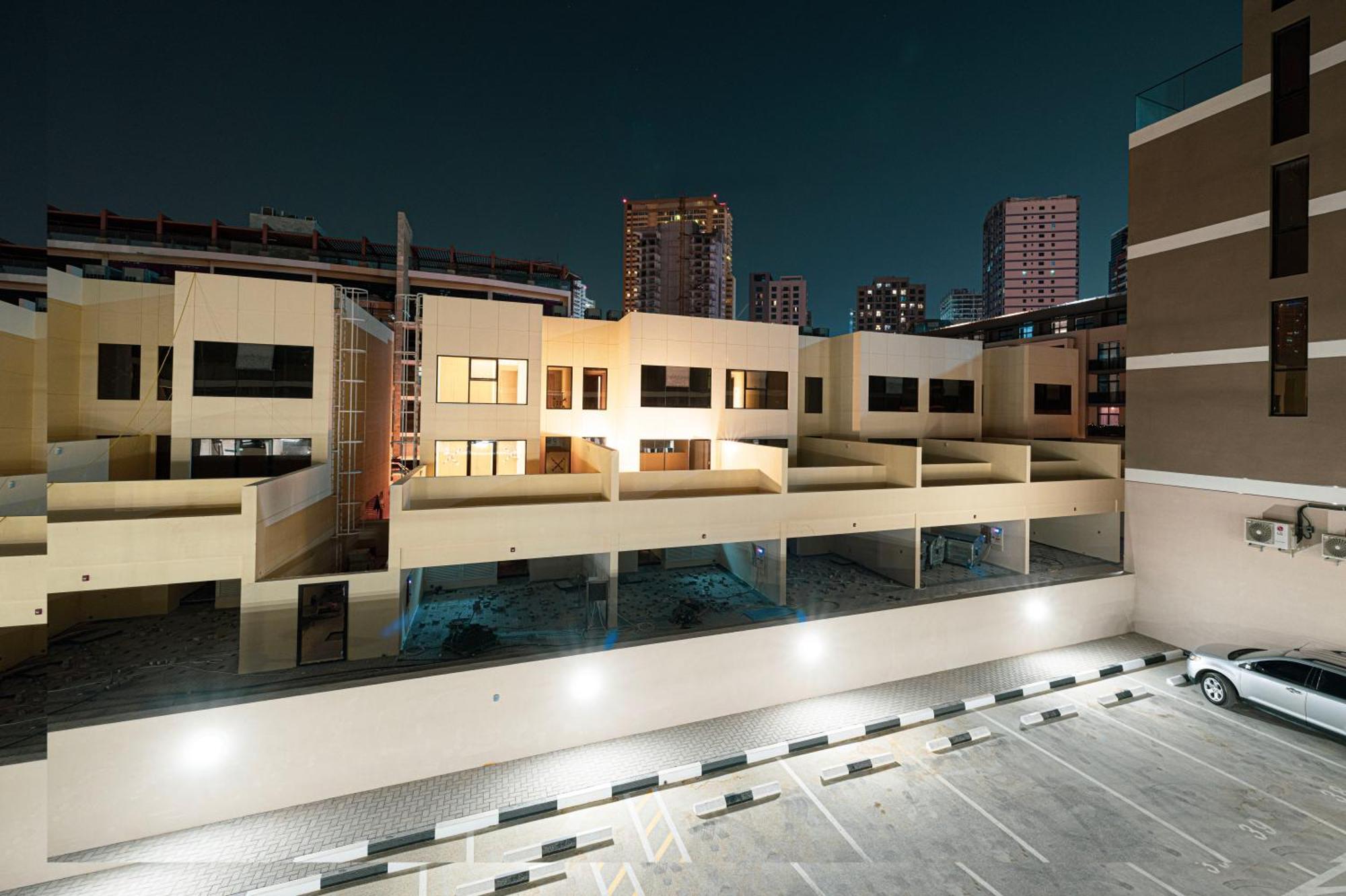 Urbanhomes - Cozy Spacious Exceptional In Heart Of At Jvc * Dubai