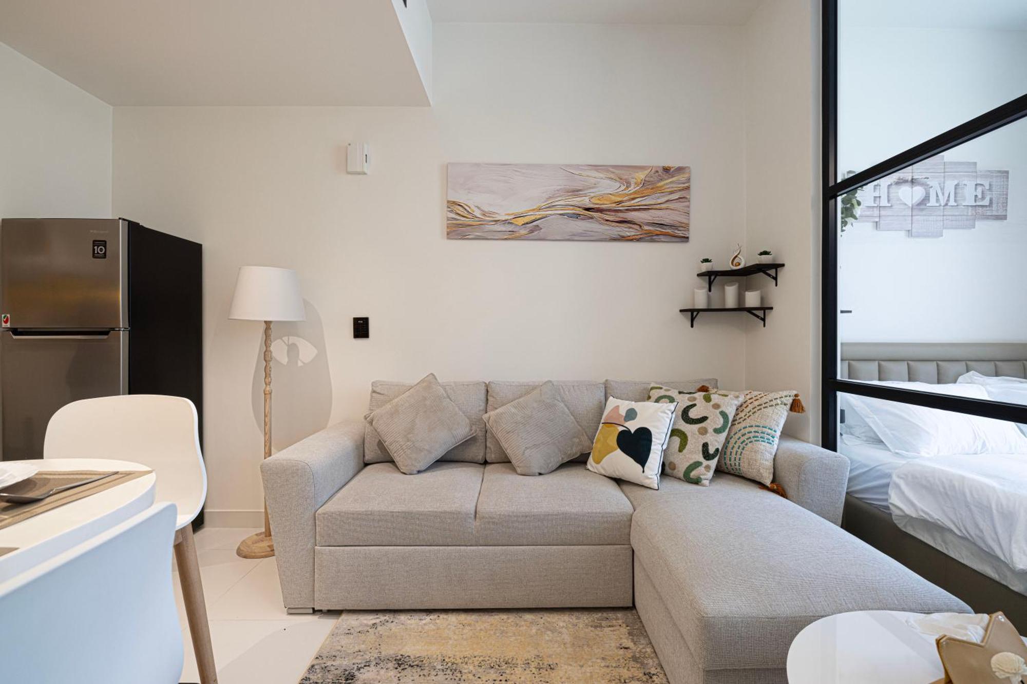 Urbanhomes - Cozy Spacious Exceptional In Heart Of At Jvc