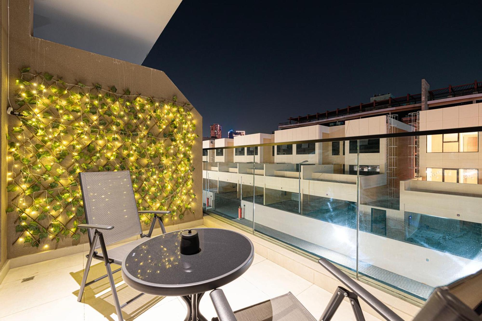 Urbanhomes - Cozy Spacious Exceptional In Heart Of At Jvc