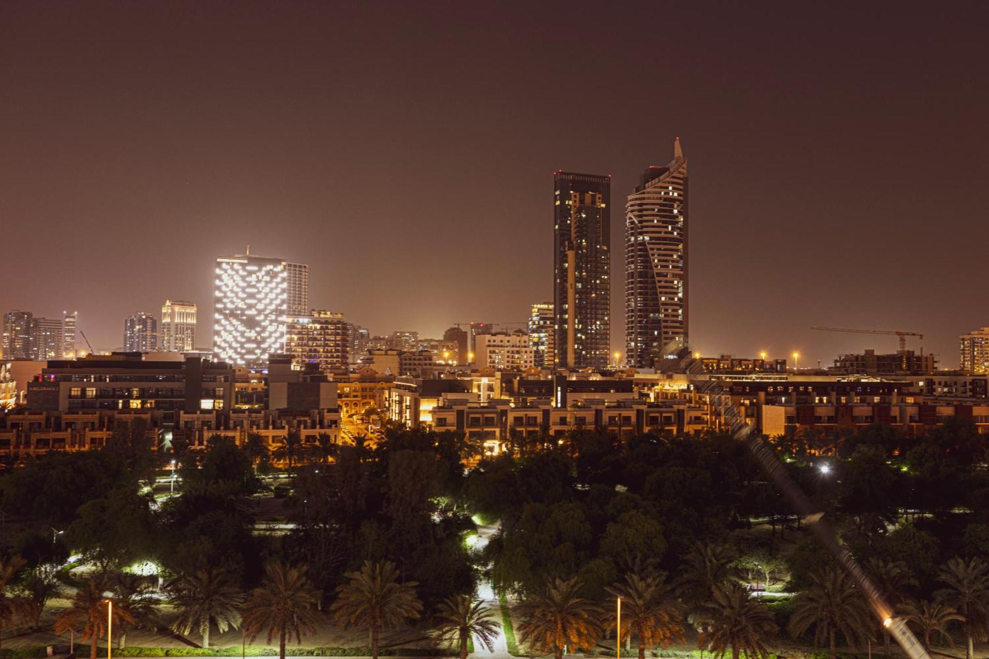 Urbanhomes - Cozy Spacious Exceptional In Heart Of At Jvc * Dubai