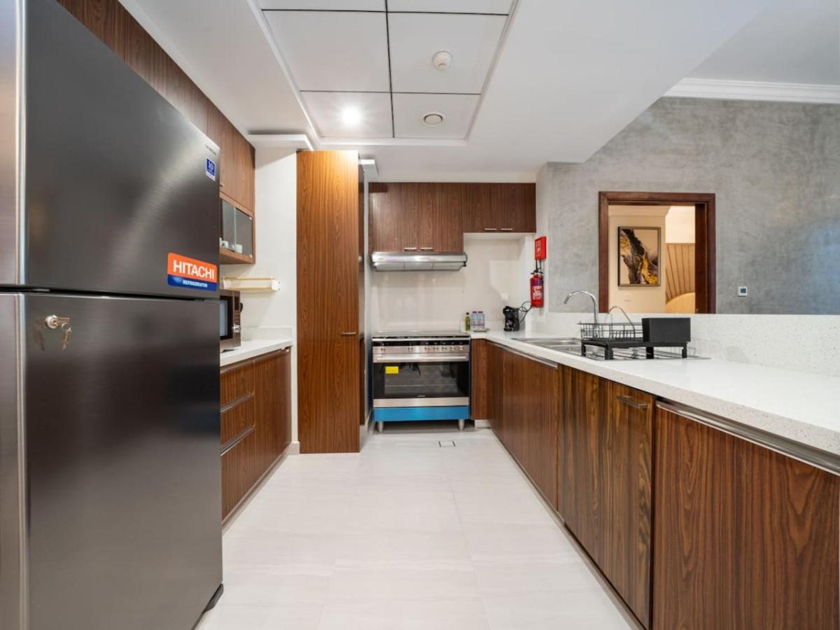 Elegant 2-bed Escape With Frame & Difc Views Dubai