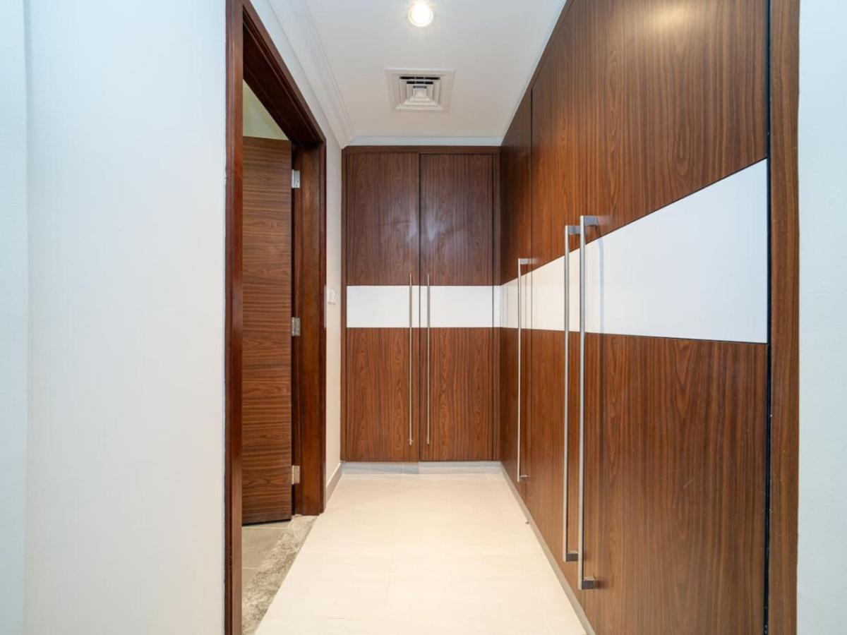 Elegant 2-bed Escape With Frame & Difc Views * Dubai