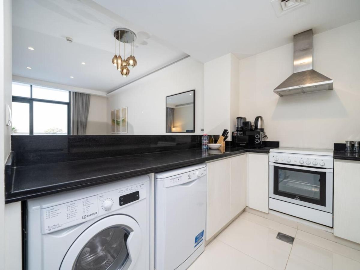 Apartment Modern 1-bed Retreat In Celestia, South *