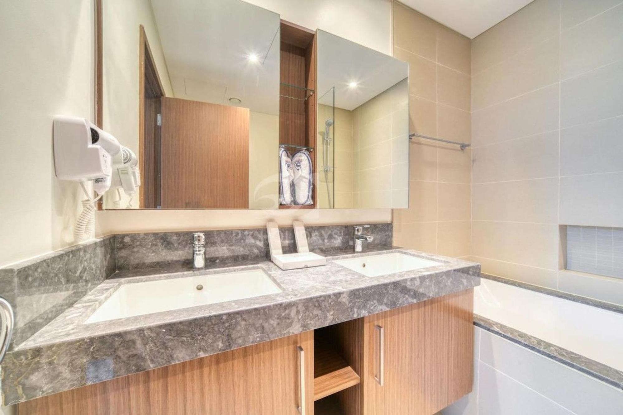 2 Bed With Sea View At 5242 By Pk Holidays *