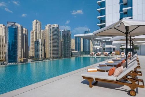 Apartment Splendid 2br In Vida Marina Dubai