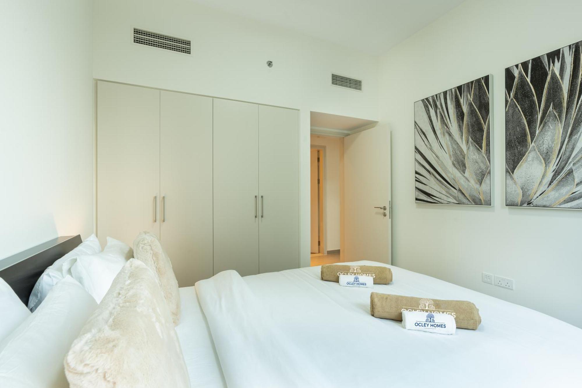 Nicely Furnished 2br In Hills * Dubai