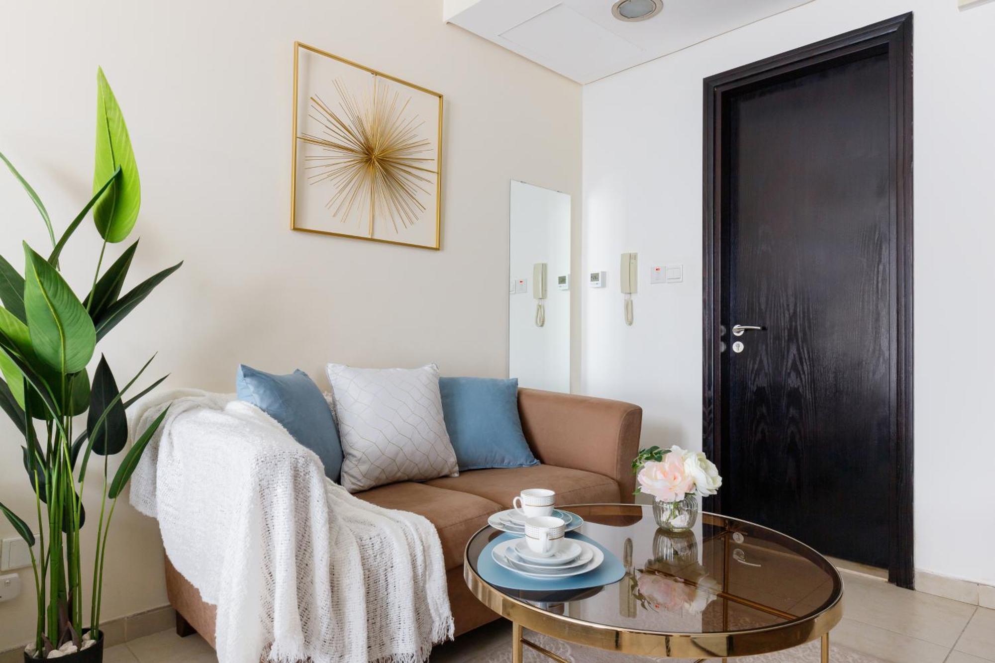 Apartment Stylish In Jlt-prime Location, Near Metro & Marina Dubai