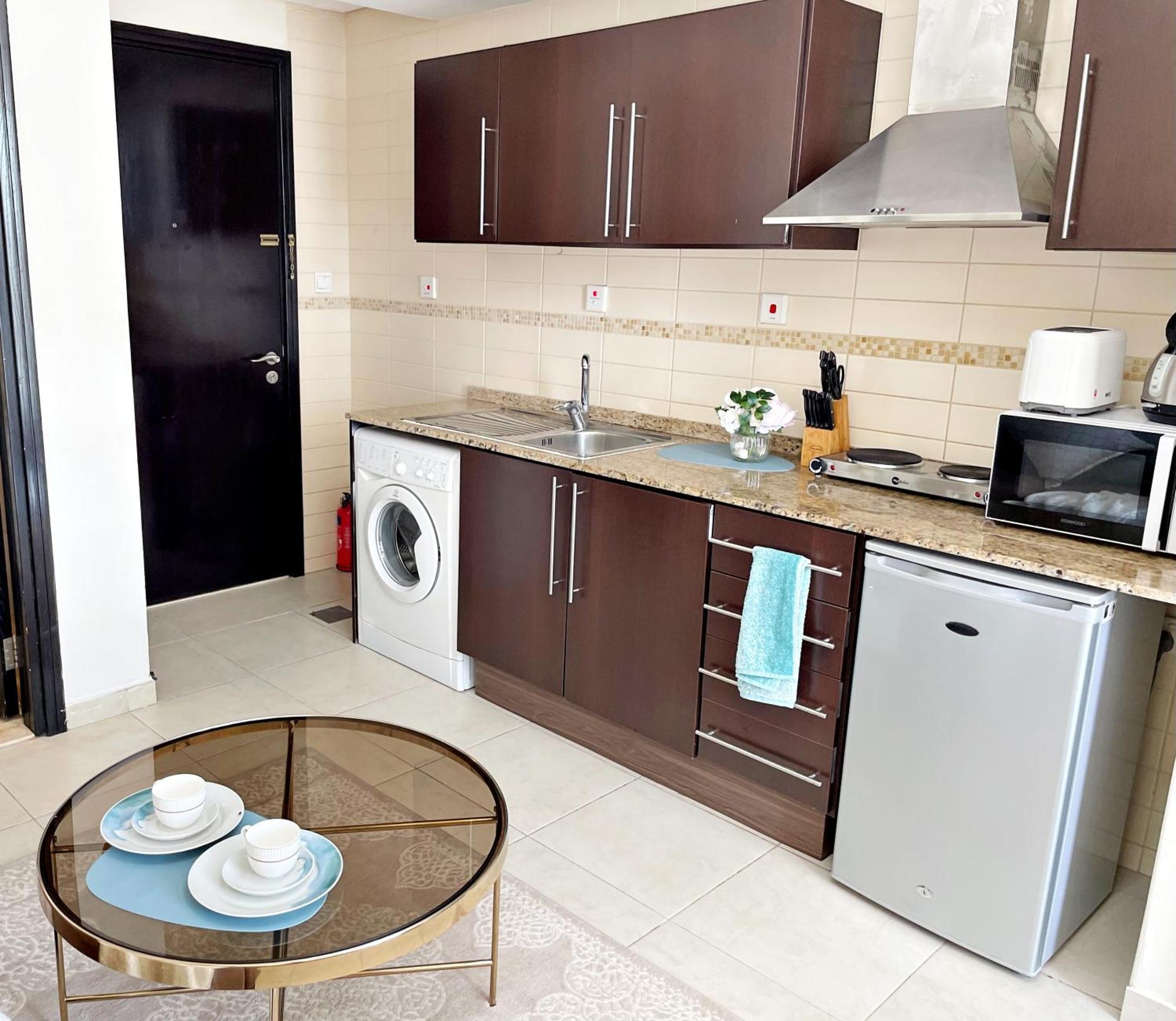 Stylish In Jlt-prime Location, Near Metro & Marina *