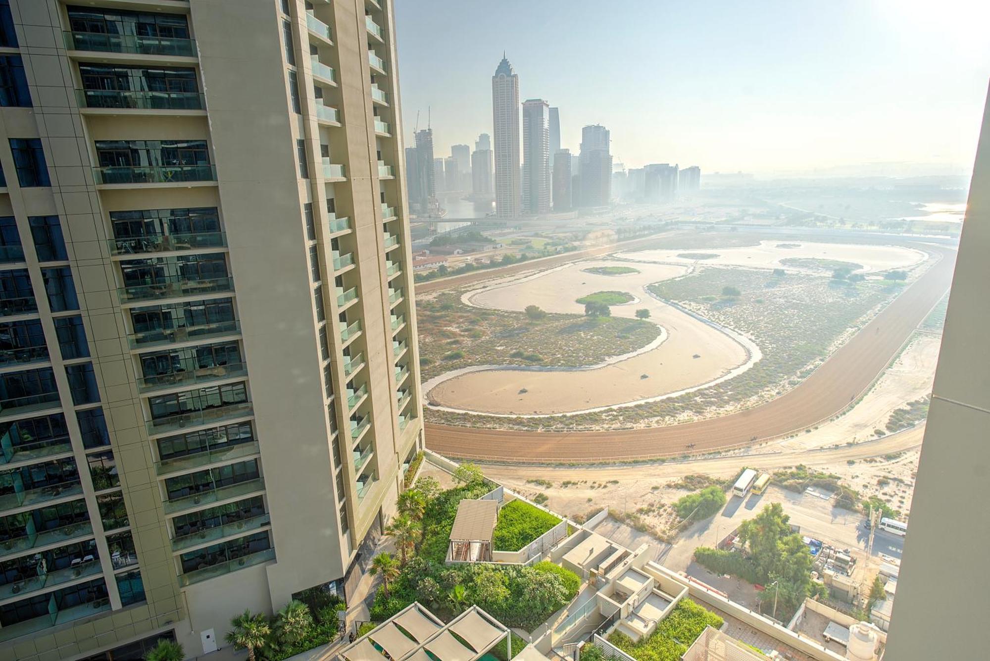 Elegant 1-br Near Burj Khalifa Apartment Dubai