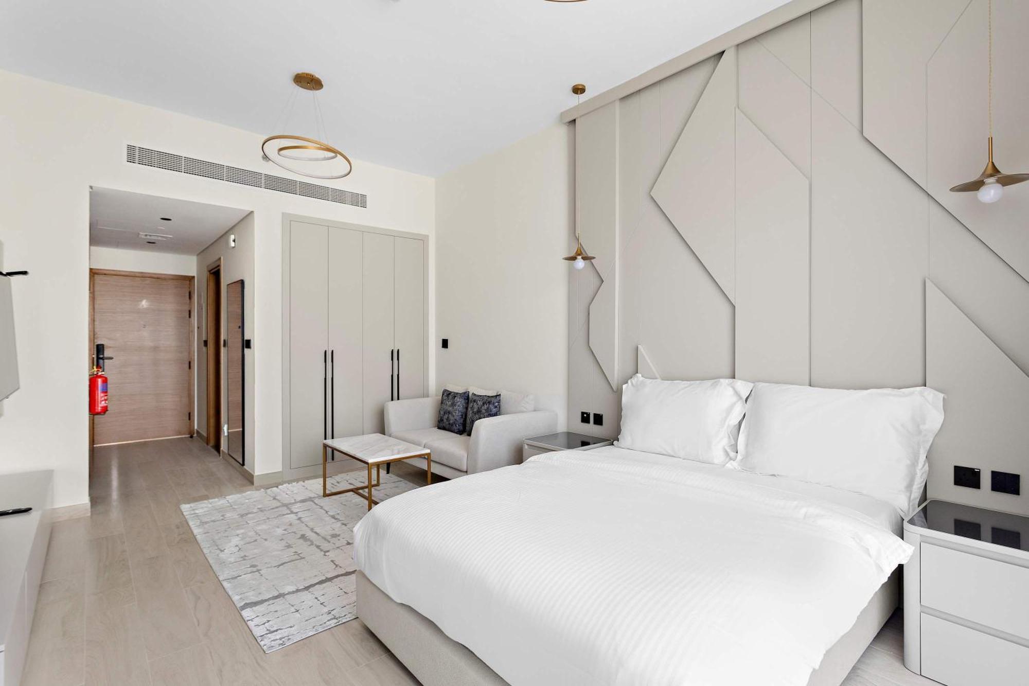 Charming In Arjan With Pool And Gym Apartment
