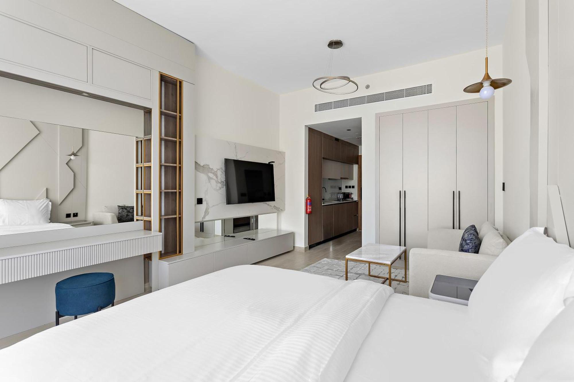 Charming In Arjan With Pool And Gym Dubai