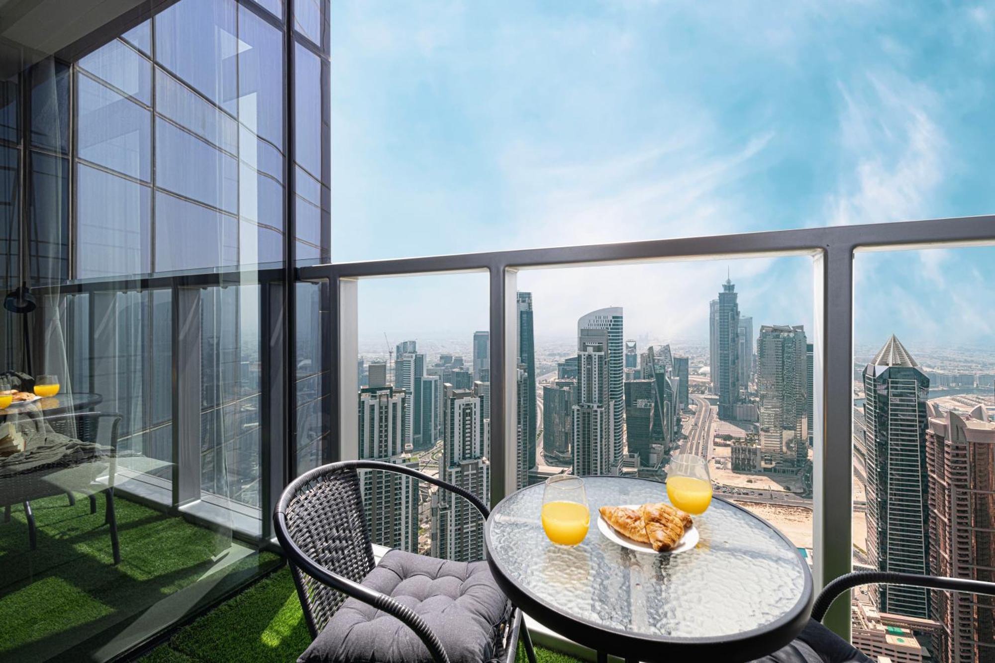 Highest Infinity Pool Burj Khalifa View Dubai