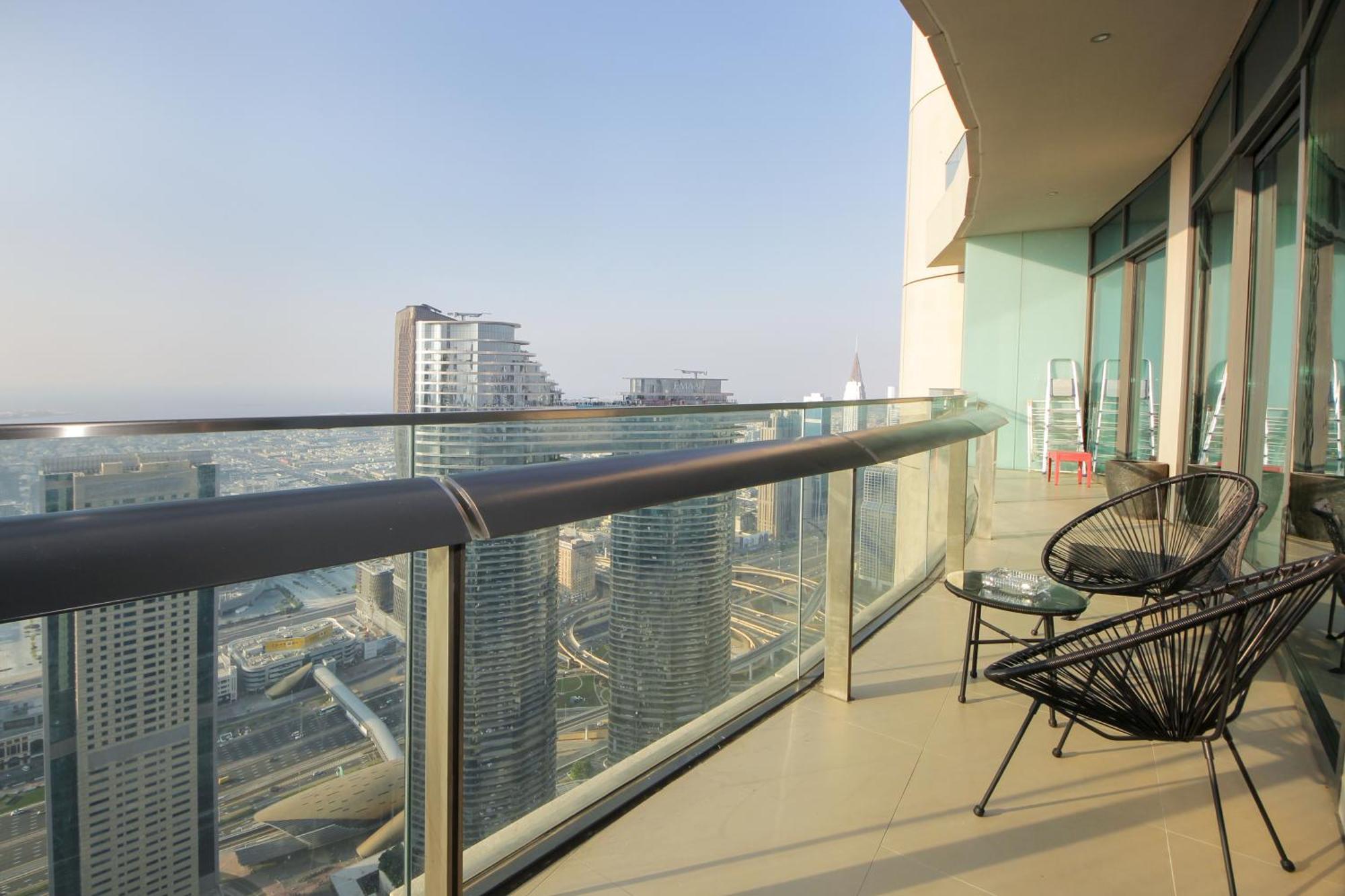 Burj Vista Downtown Near To Mall - 2bhk Dubai