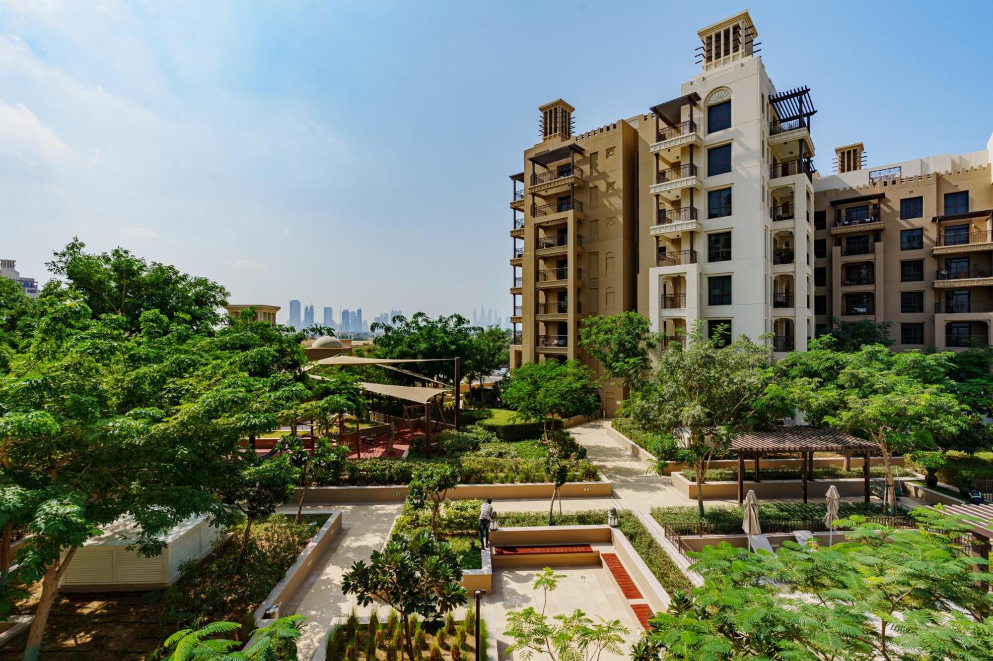 Spacious 4br In Madinat Jumeirah Living Apartment *