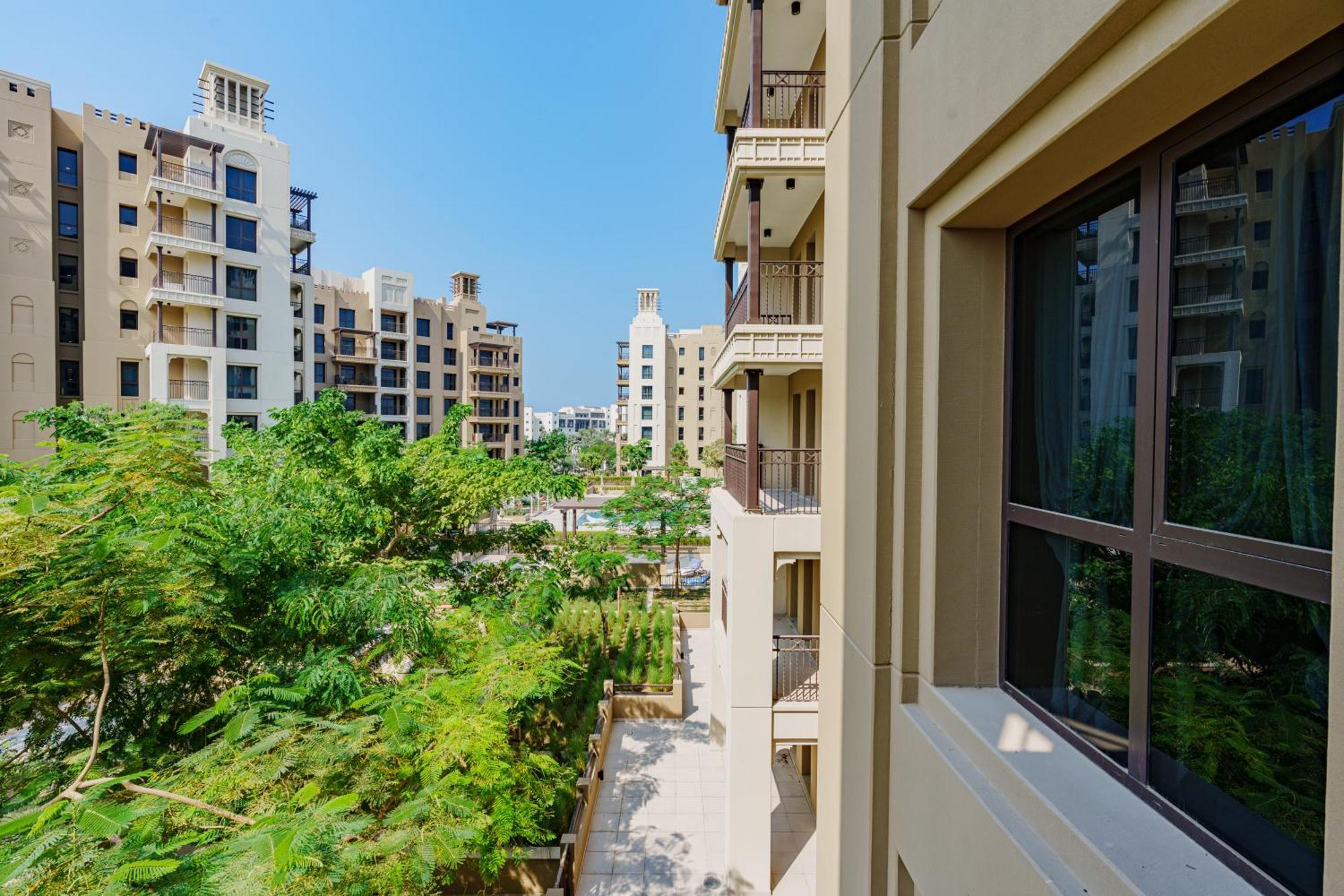 Apartment Spacious 4br In Madinat Jumeirah Living Dubai