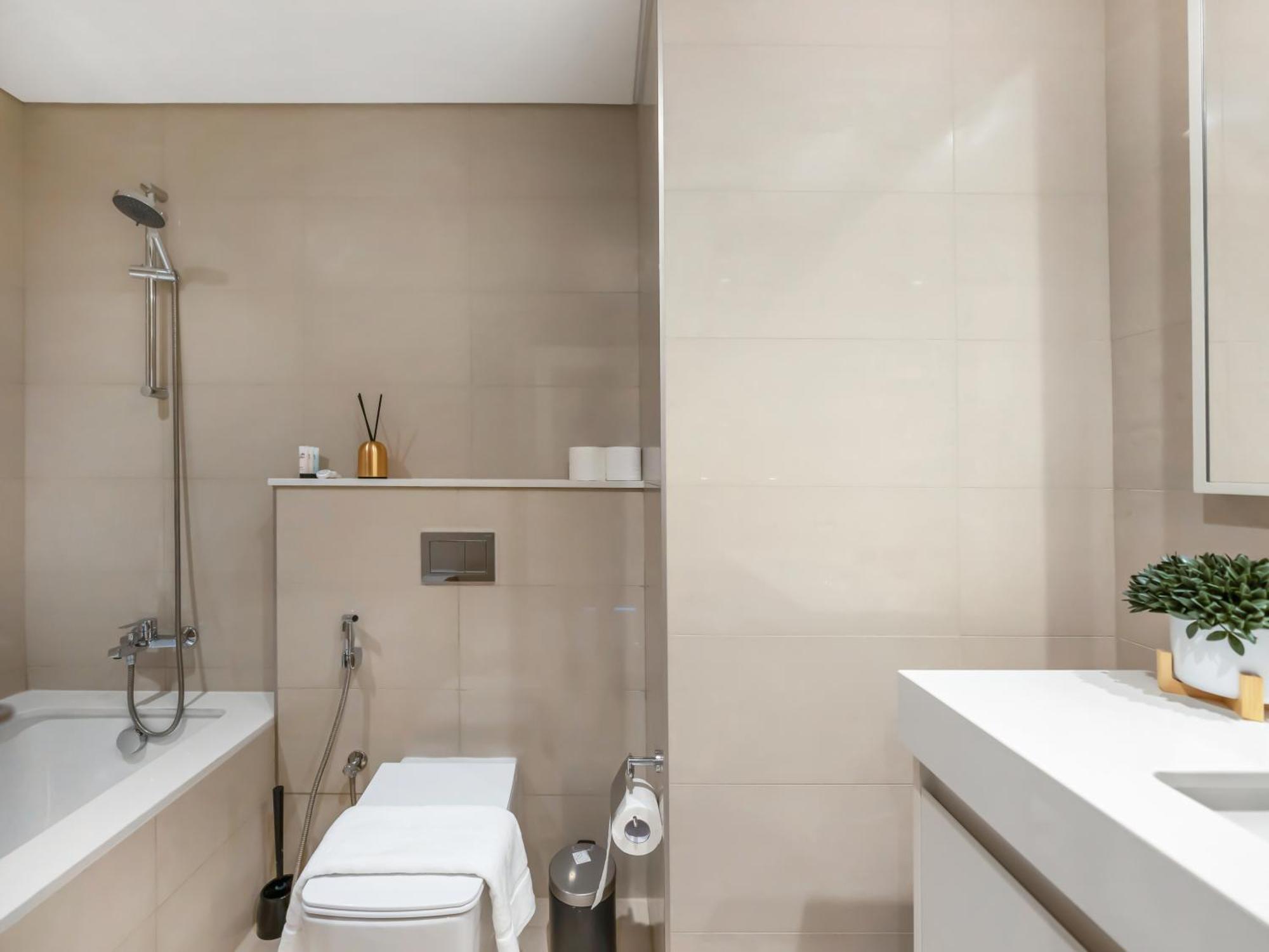 Burj Khalifa View Luxe 2br, 5 Mins Walk To Mall Apartment Dubai