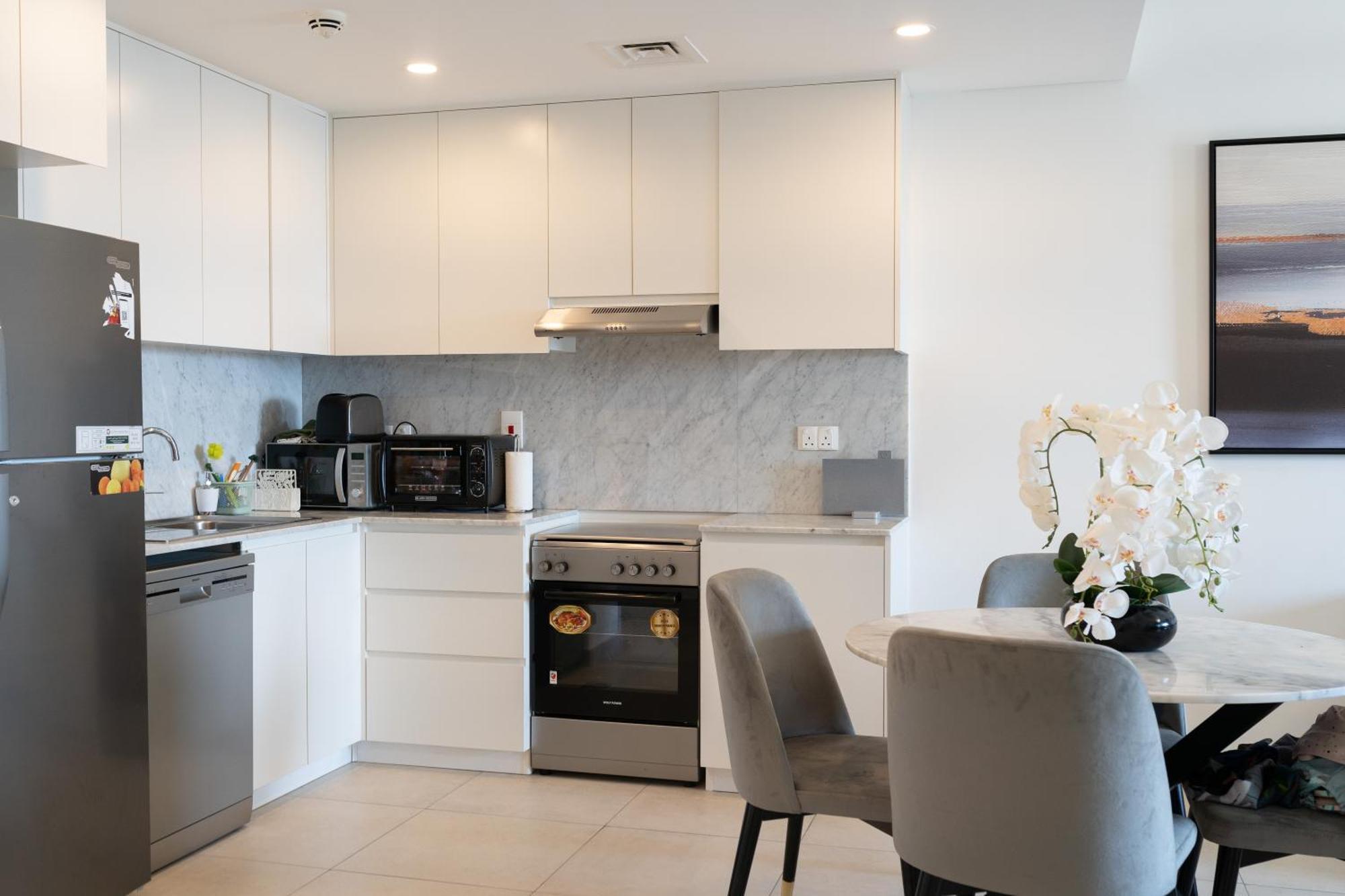 Apartment Luxury One Bedroom *