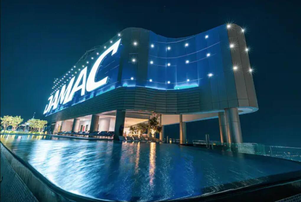 Highest Infinity Pool Burj Khalifa View Dubai