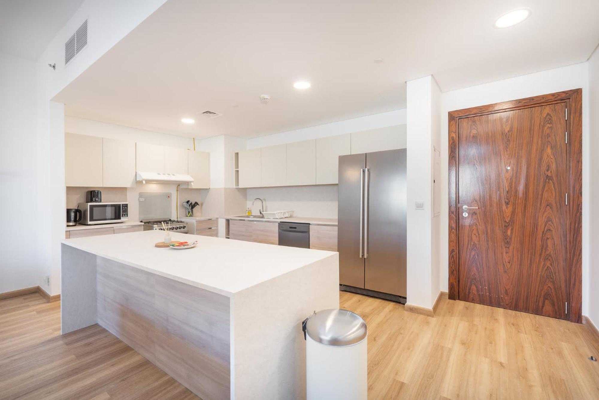 Stylish 2-bedroom With Balcony Views In *