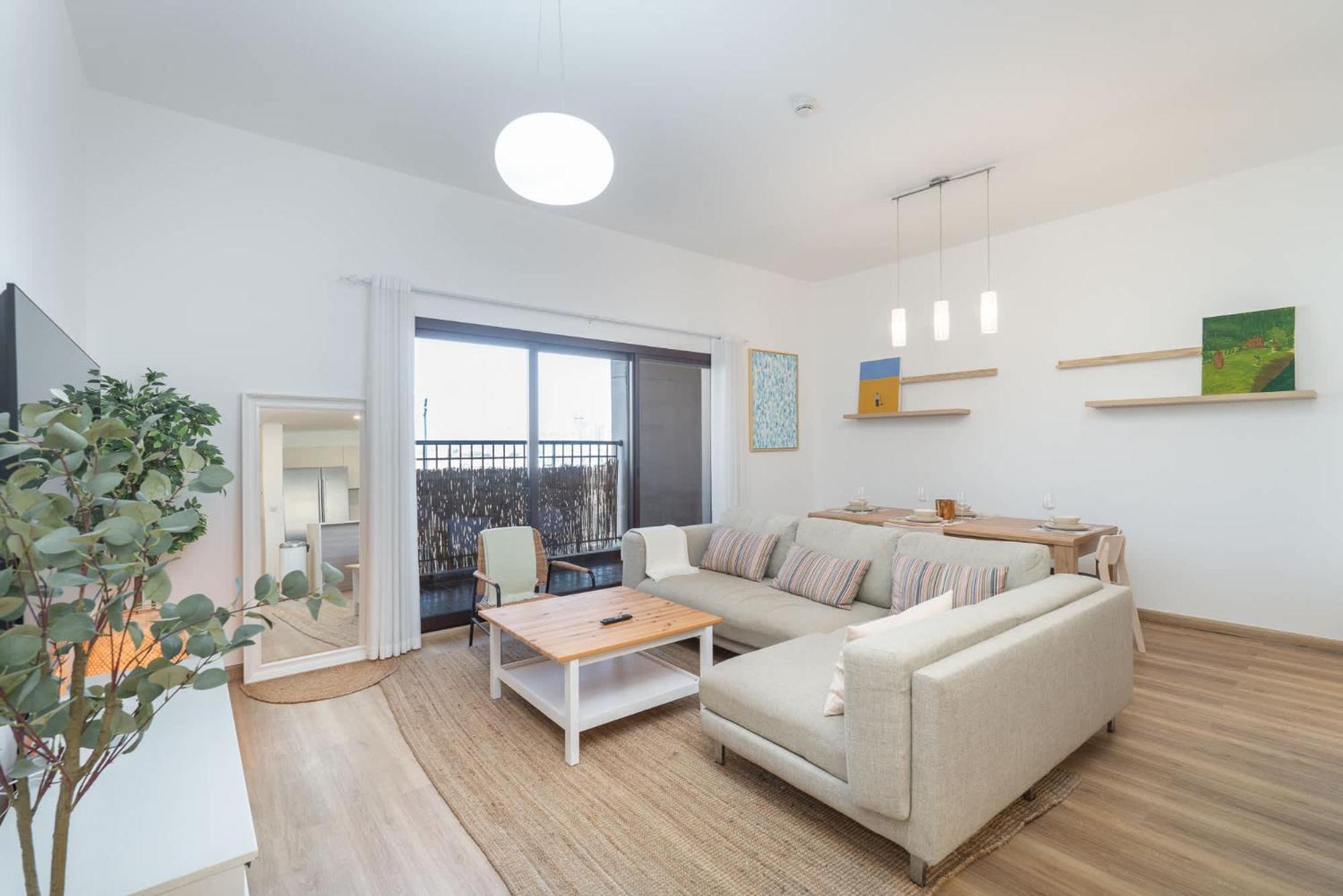 Stylish 2-bedroom With Balcony Views In * Dubai